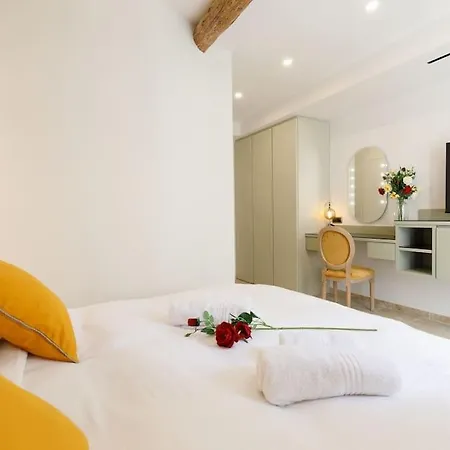 Maison Regina - Absoluty - Lux House 2bdr 2bth Magic 1st Row Sea View Terrace Apartmán